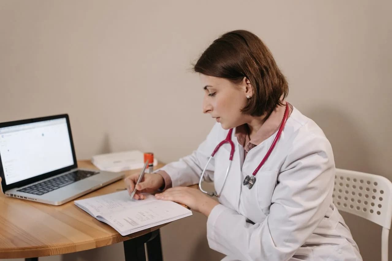 Private Consultants & Specialist Clinics